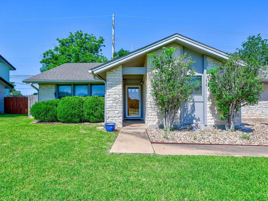 1002 Deep Wood DR