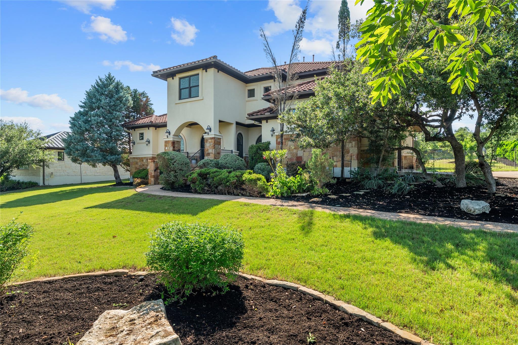 107 Bella Strada CV