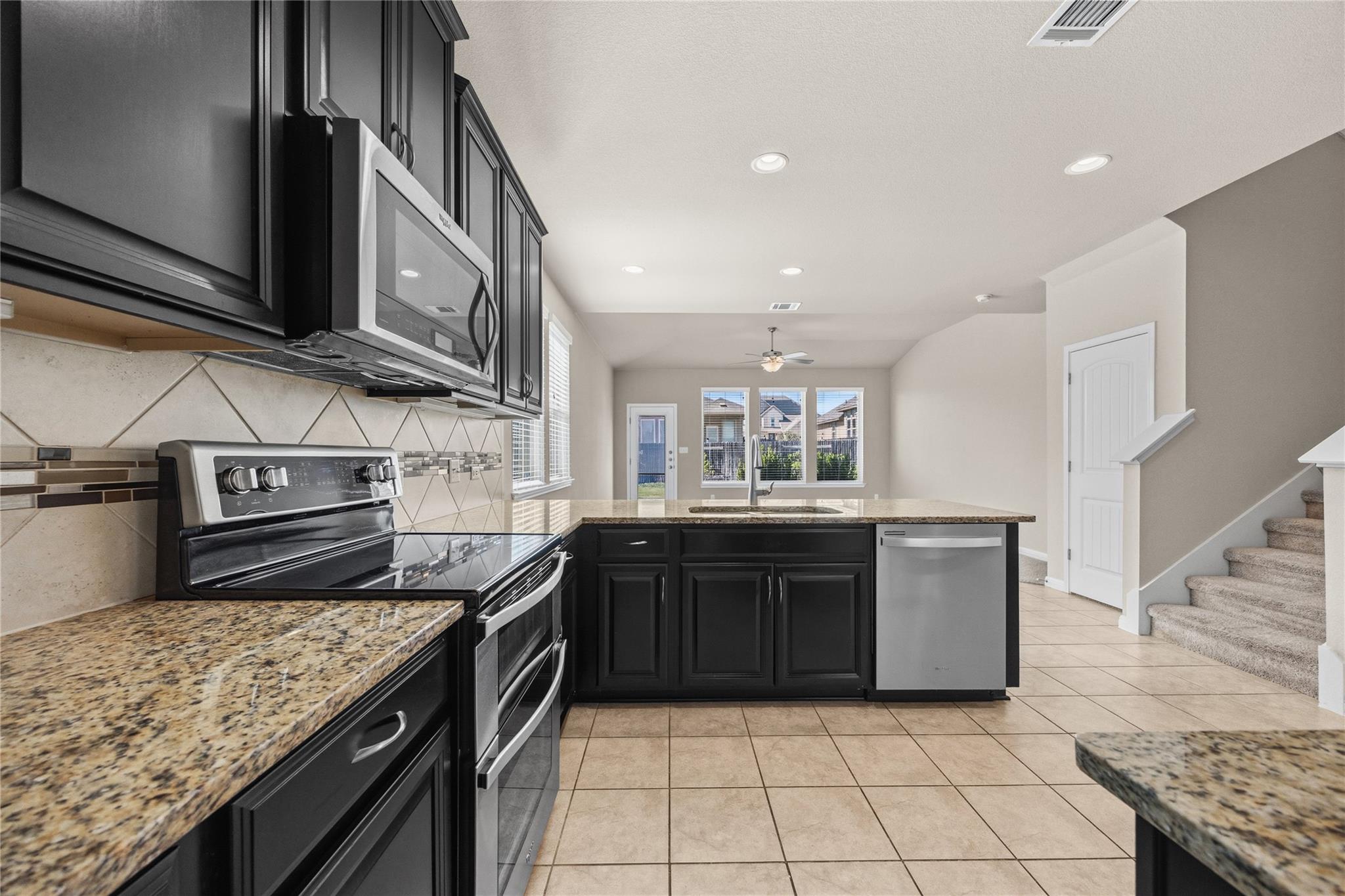 19112 Scoria DR