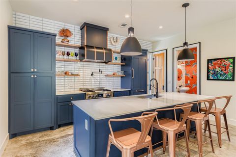 1604 Greenwood Ave A Austin TX 78721