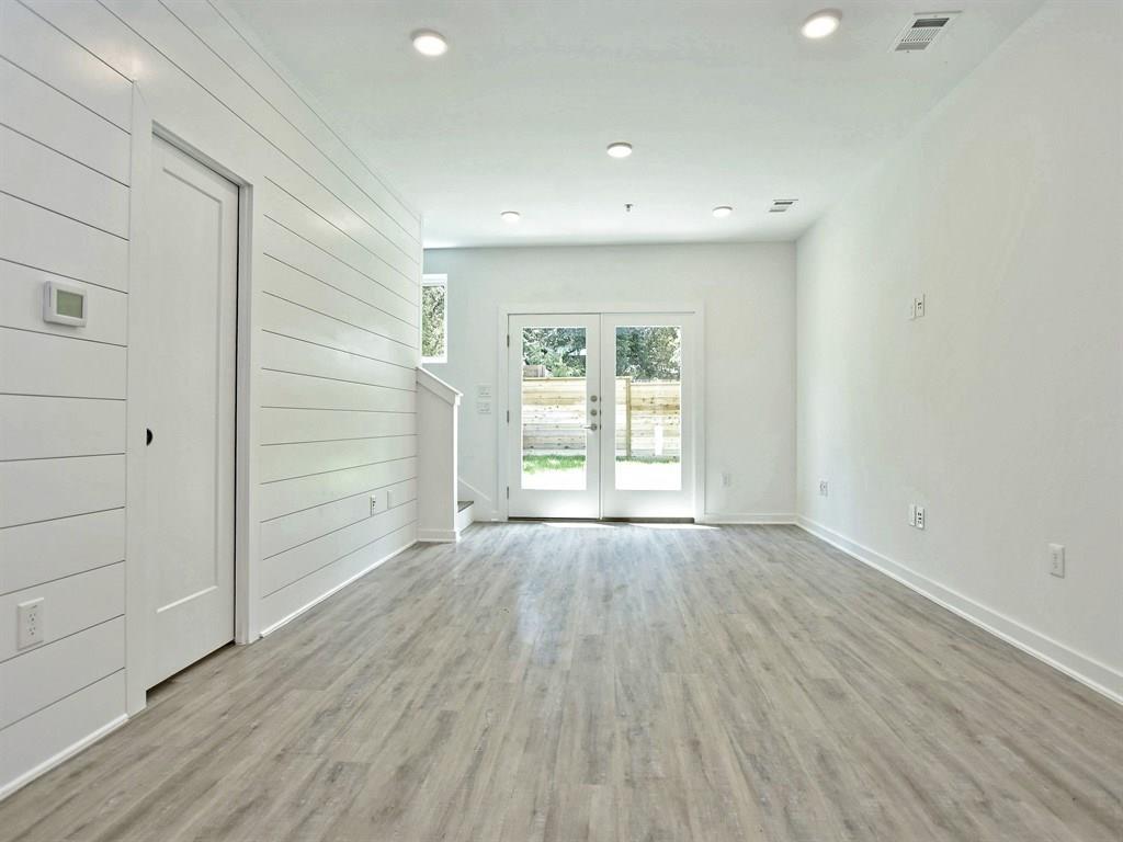 5924 S Congress Ave 85