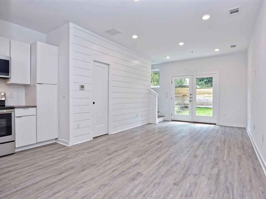 5924 S Congress Ave 85