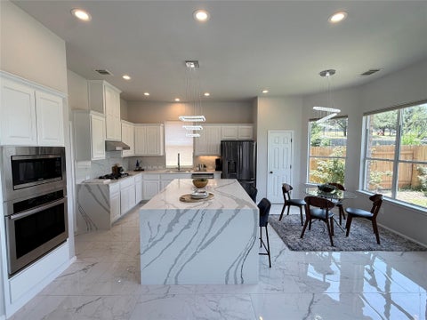 Photo of 12629 Lee Park LN, Austin, TX 78732 (MLS # 1920342)
