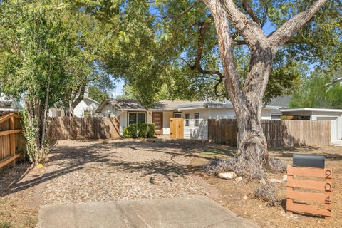 Photo of 904 Plateau CIR, Austin, TX 78745 (MLS # 2140954)