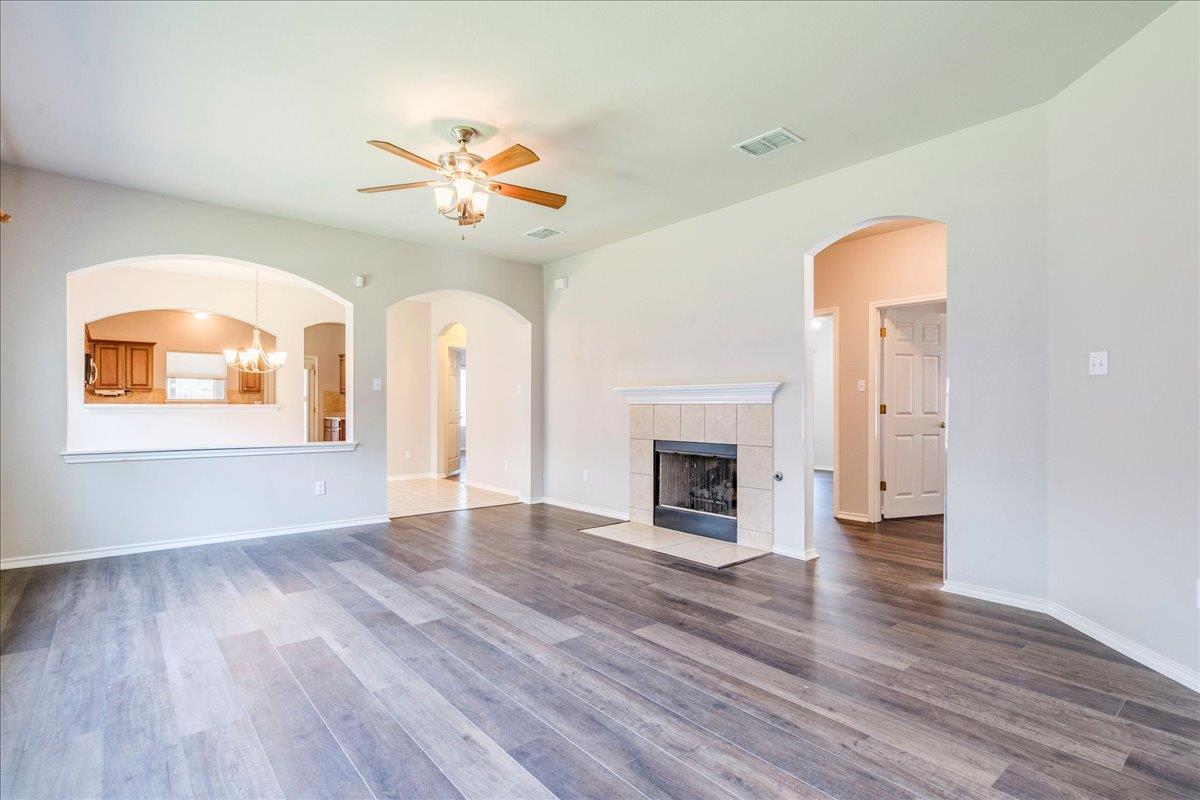 239 Dark Horse LN