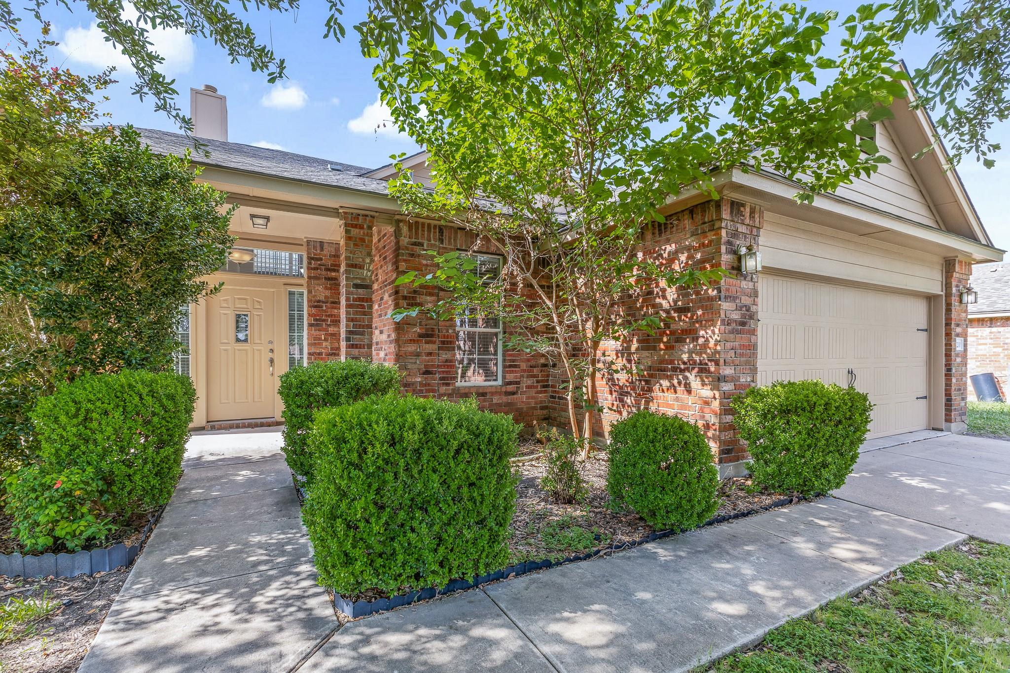 6200 Emilie LN