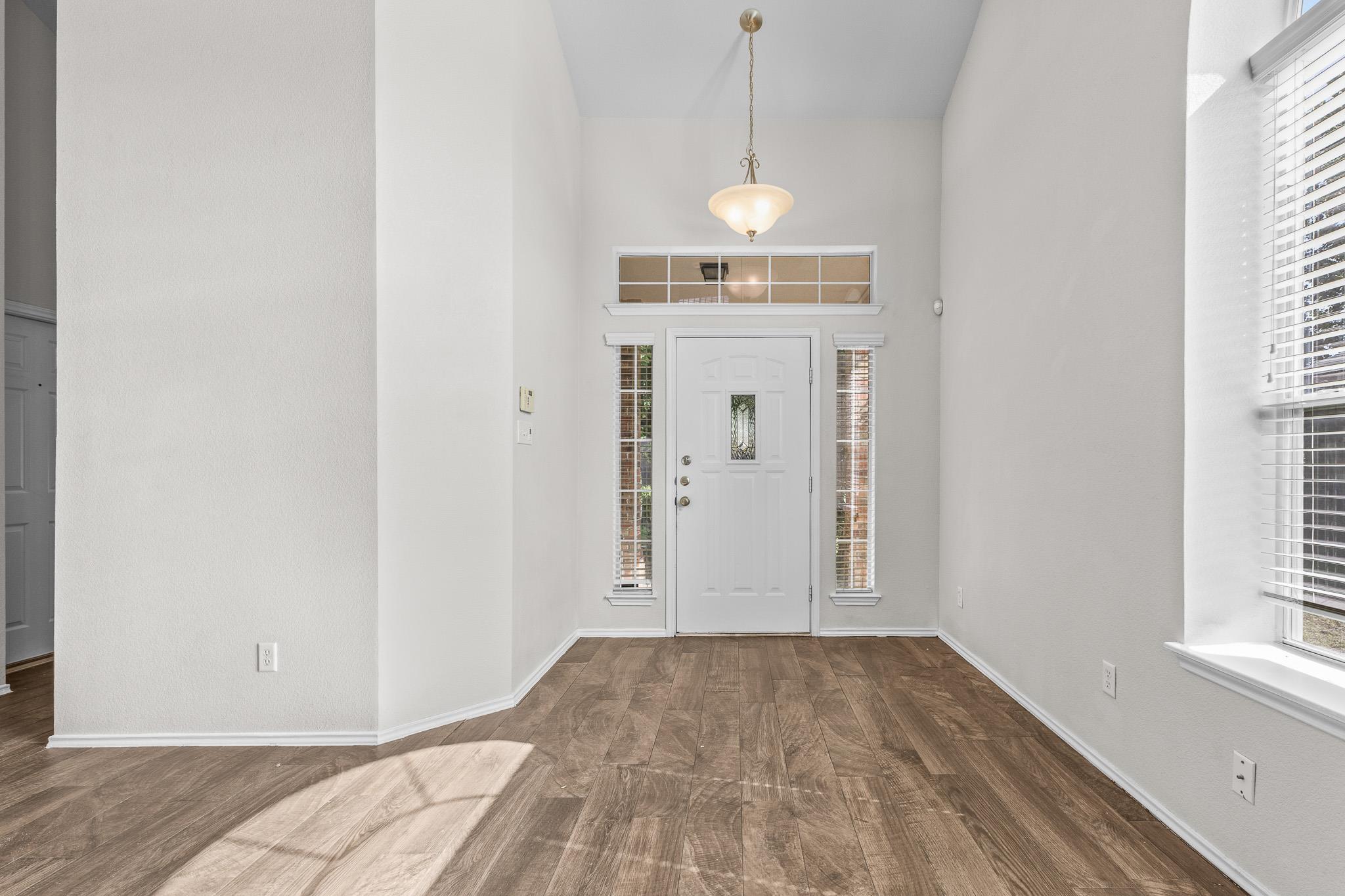 6200 Emilie LN