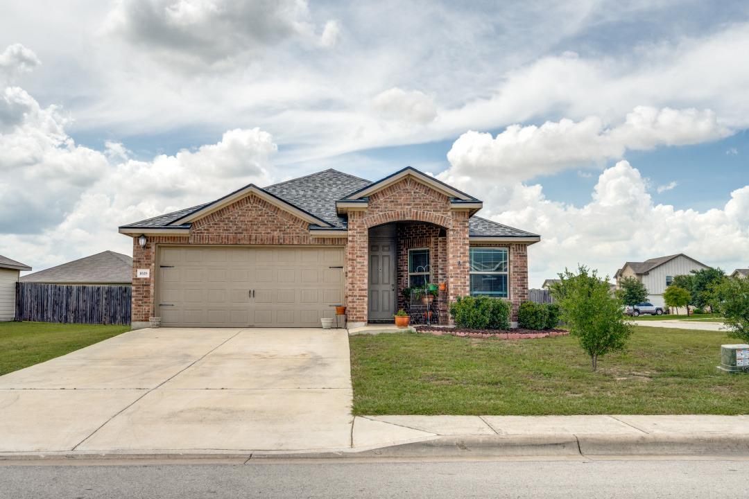 1618 Woodlands DR