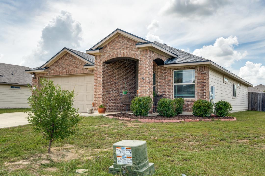 1618 Woodlands DR