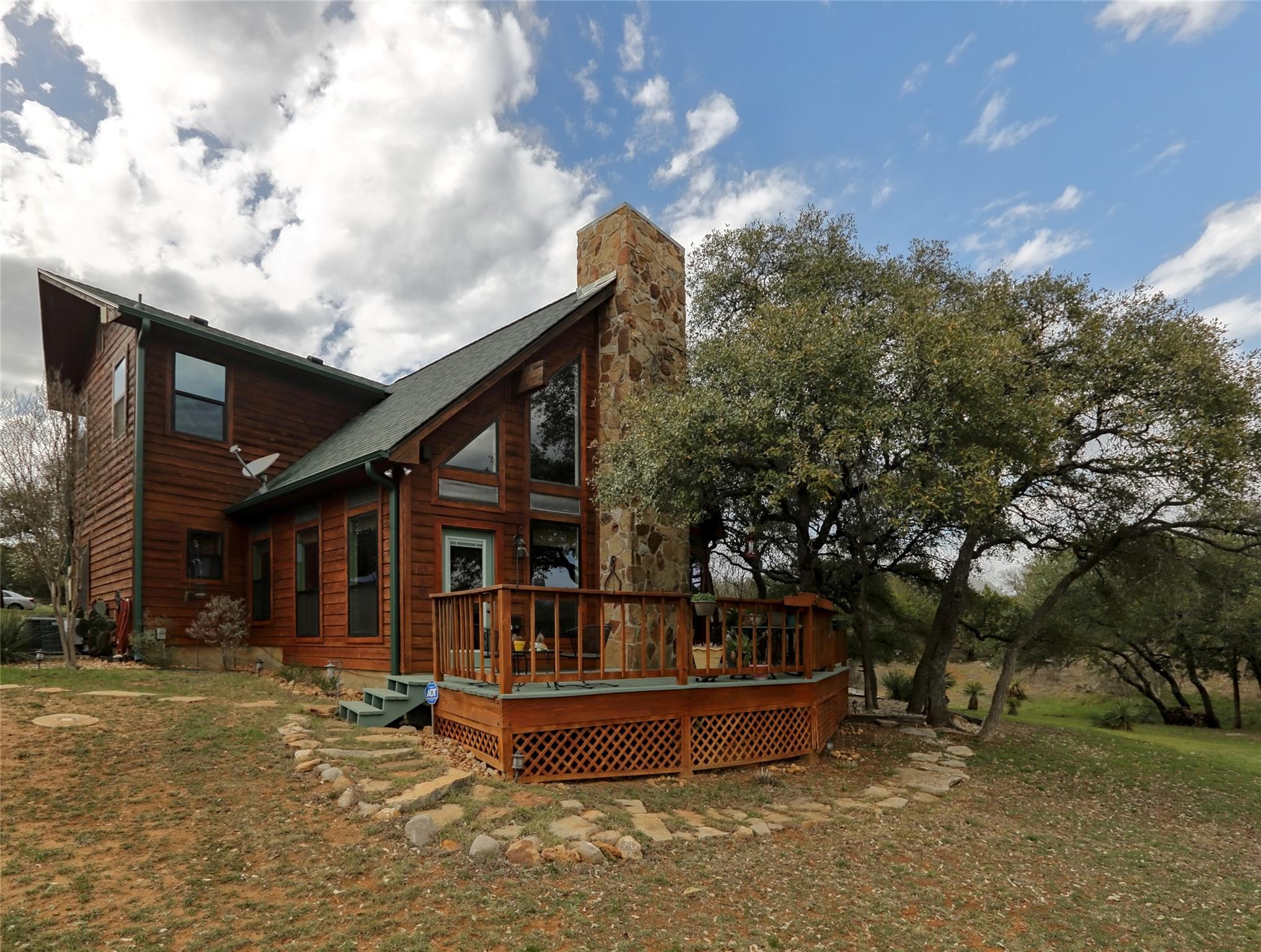 601 Echo DR