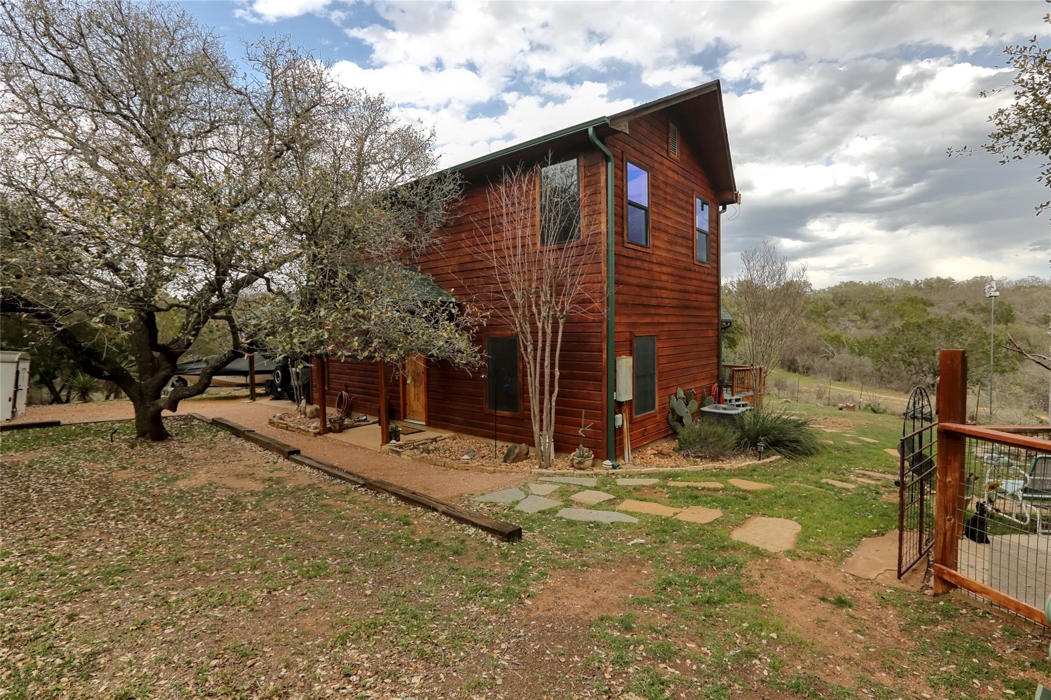 601 Echo DR