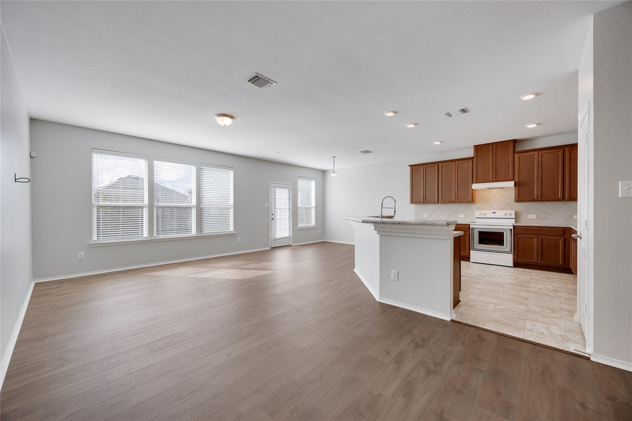 13708 Andrew Johnson ST