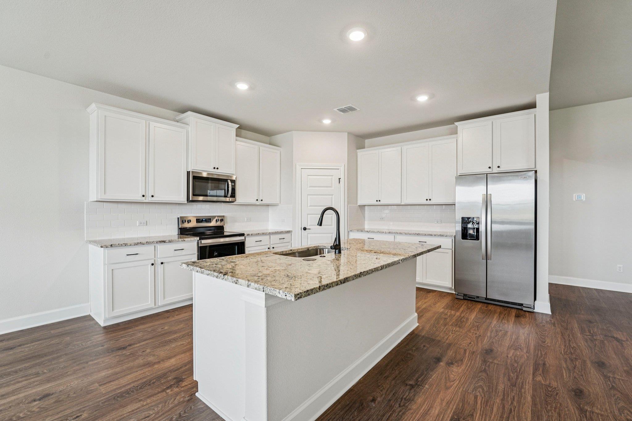 501 W Luna Blue LN