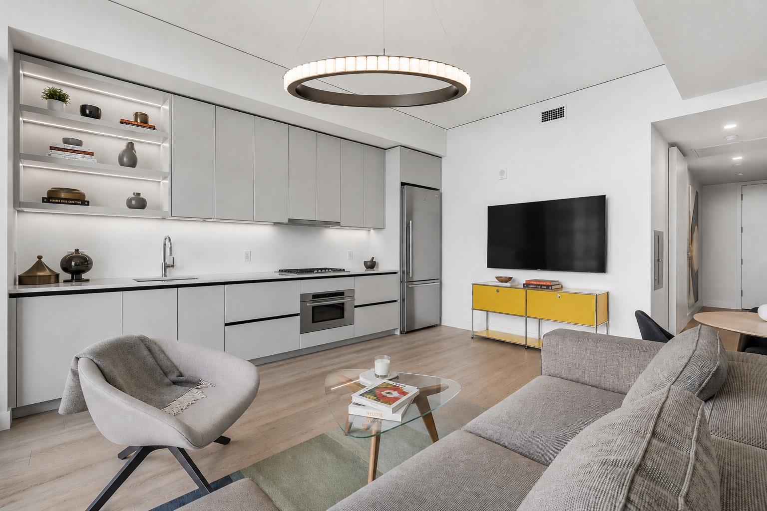 610 Davis ST 3508