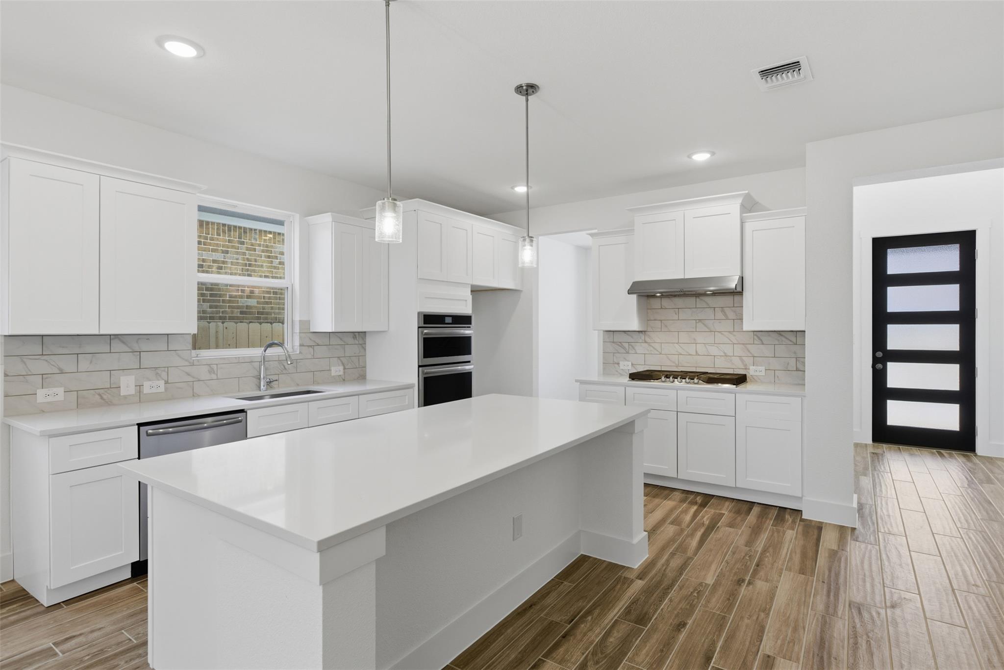 19101 Sedge Wren Ariel Elena LN