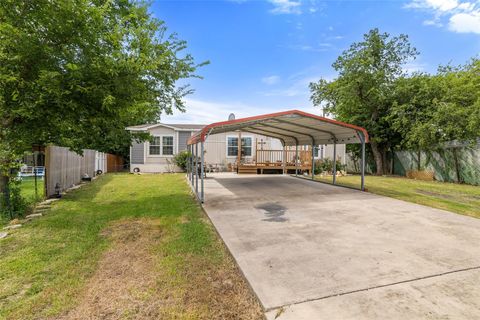 Photo of 418 Lenora DR, Taylor, TX 76574 (MLS # 5774557)