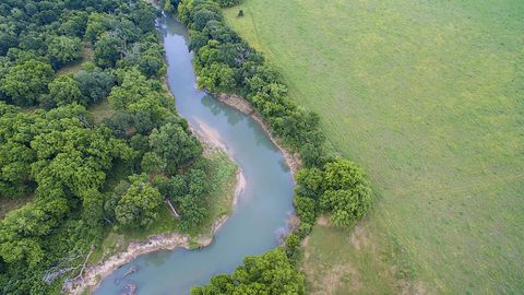2464 County Road 249 Luling TX 78648