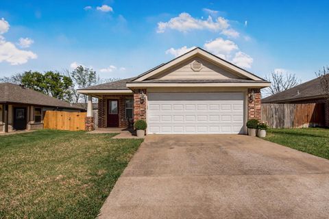 Photo of 1002 Copperas BND, Caldwell, TX 77836 (MLS # 5440211)