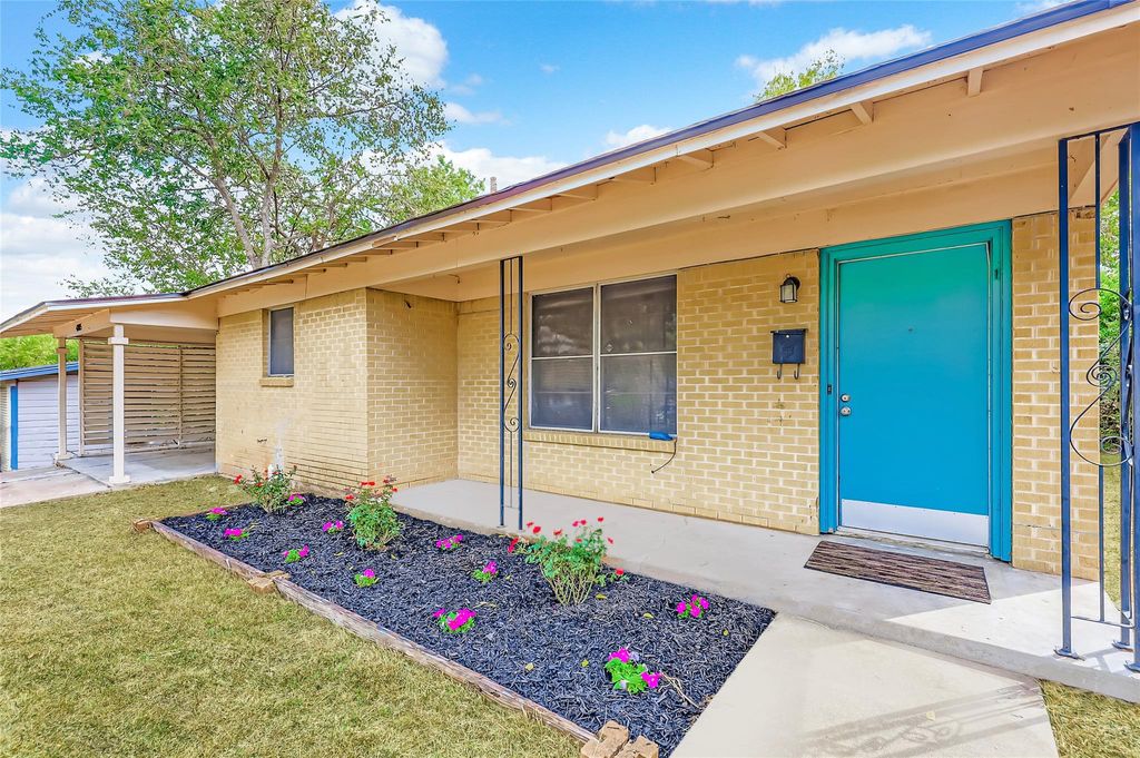 Photo for 4805 Hilldale DR, Austin, TX 78723 (MLS # 6538781)