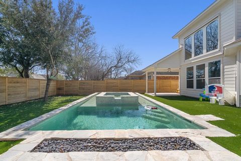 Photo of 10313 Big Thicket DR, Austin, TX 78747 (MLS # 8381653)
