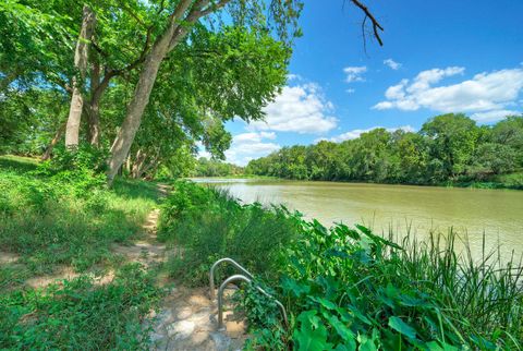 Tiny photo for 906 & 828 Water ST, Webberville, TX 78653 (MLS # 7071482)