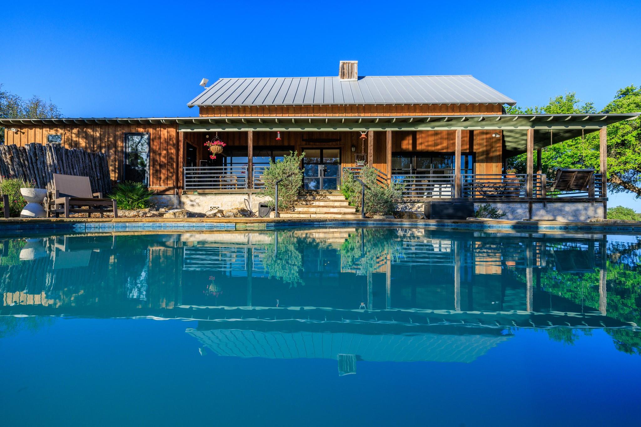 110 Clear Pond CT