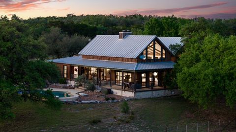 110 Clear Pond CT Spring Branch TX 78070