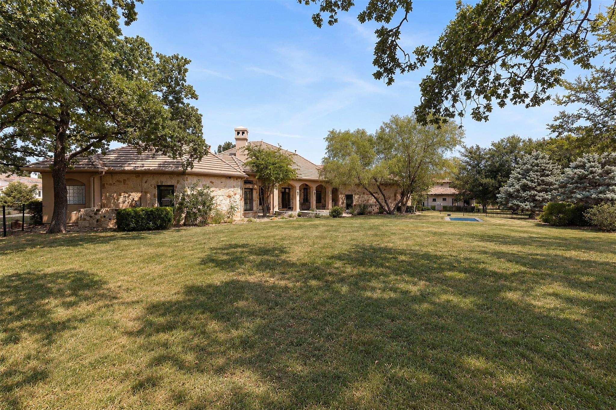 100 Dovetail LN photo 34