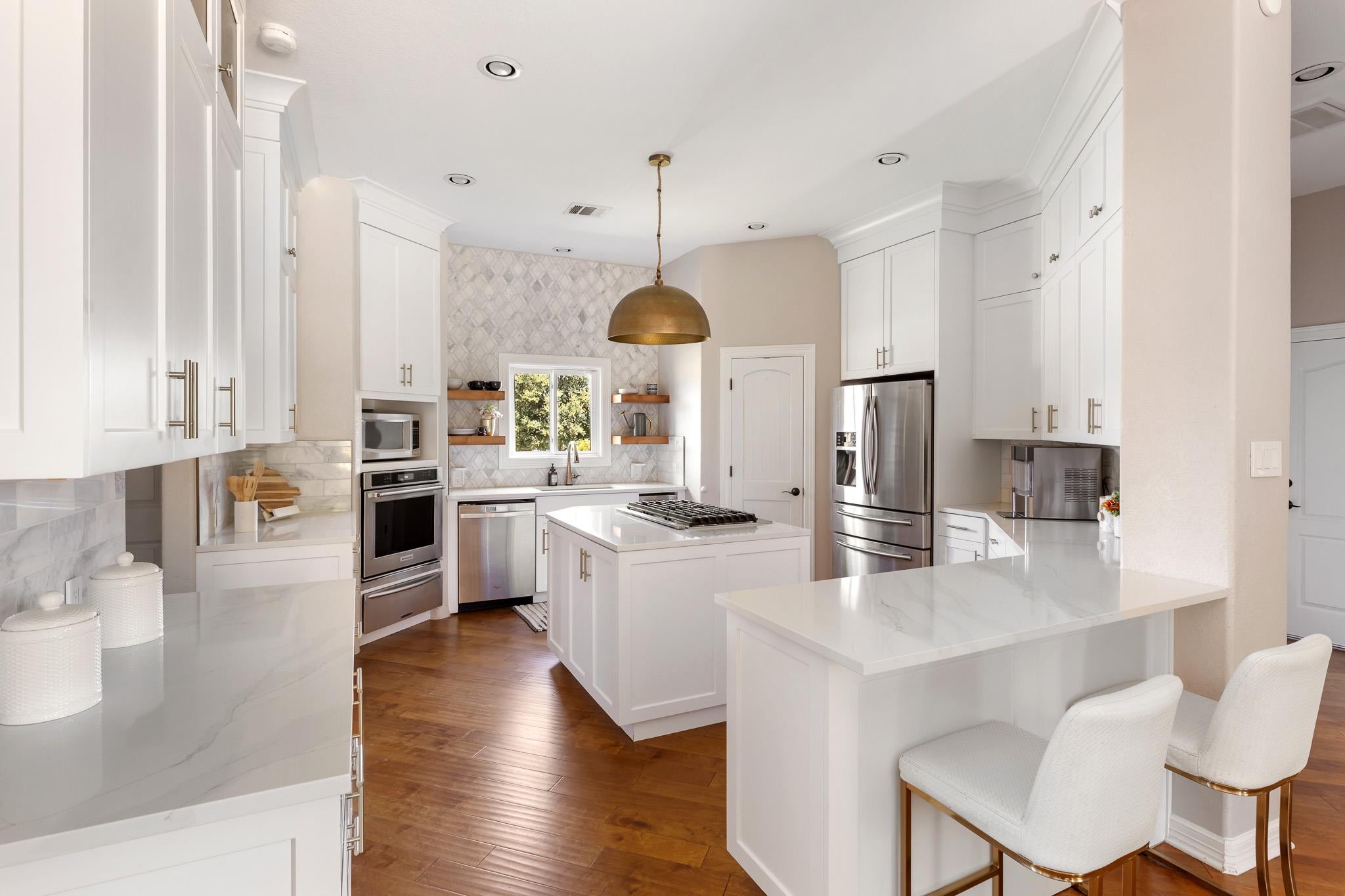 100 Dovetail LN photo 10