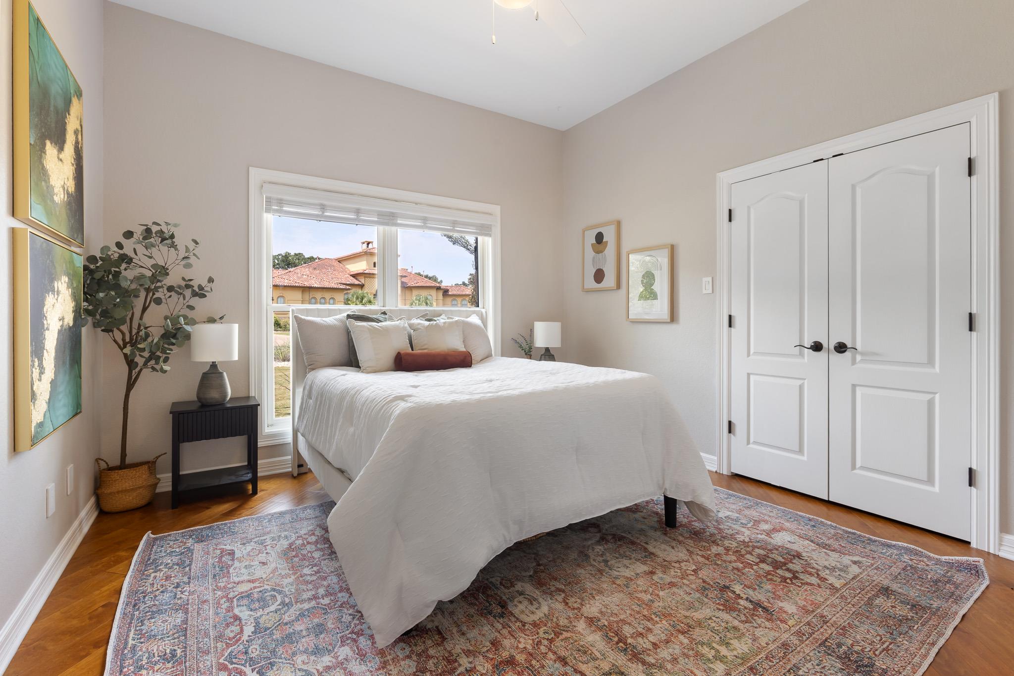 100 Dovetail LN photo 18
