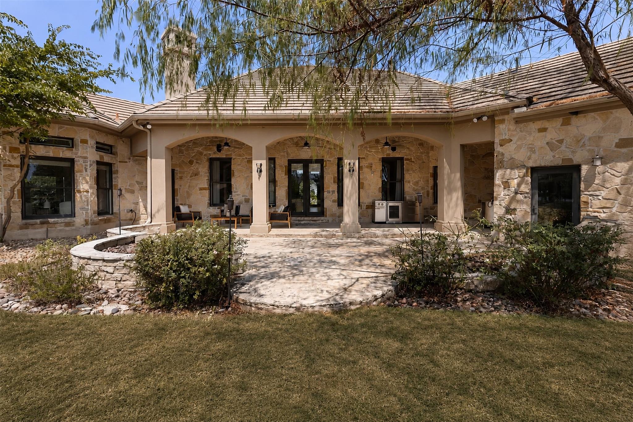 100 Dovetail LN photo 31