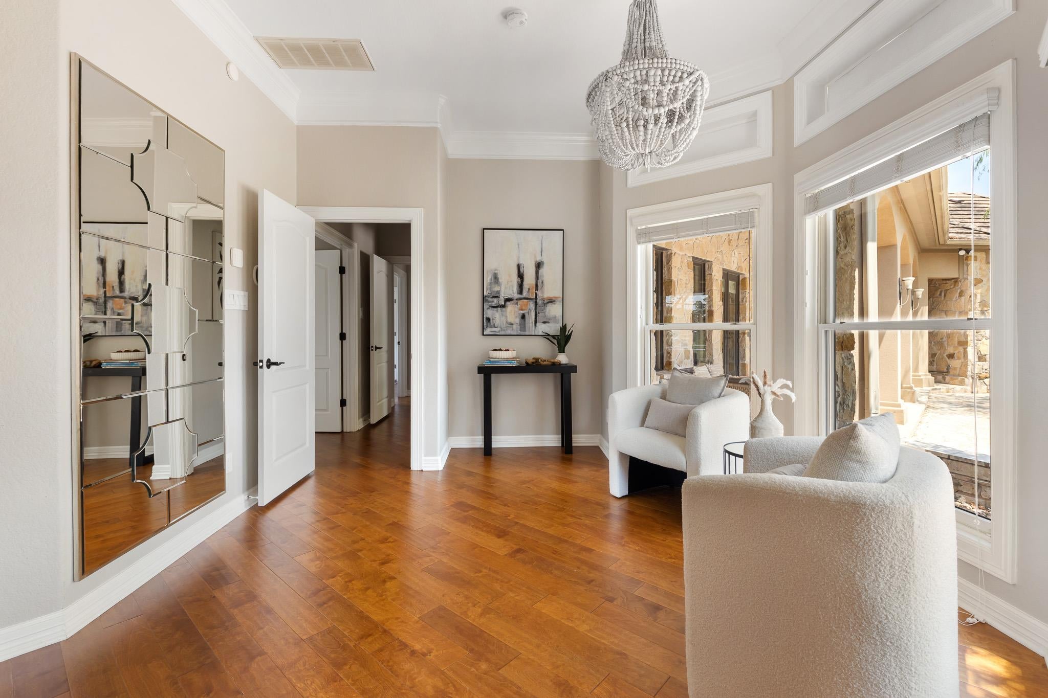 100 Dovetail LN photo 14