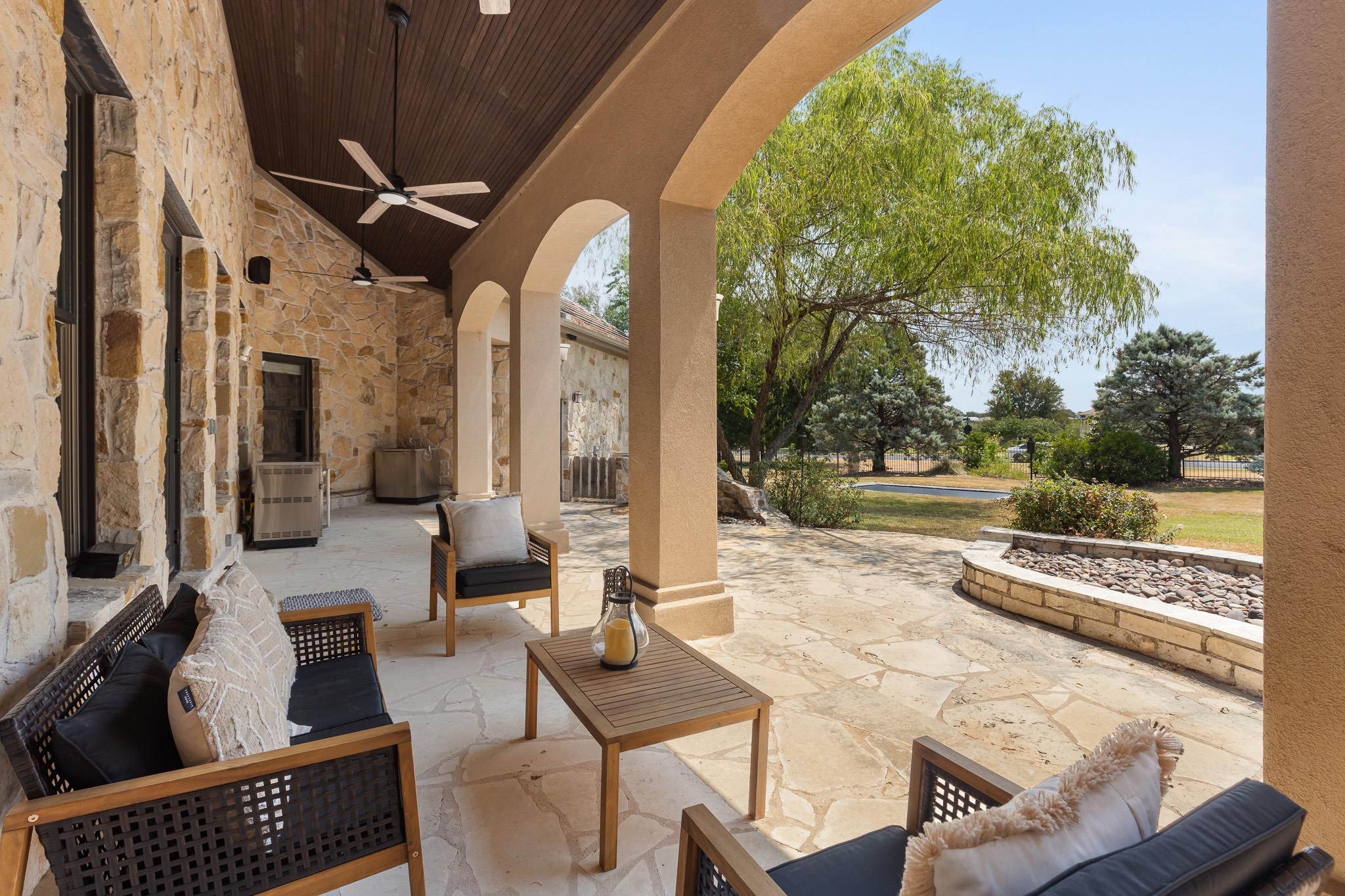 100 Dovetail LN photo 32