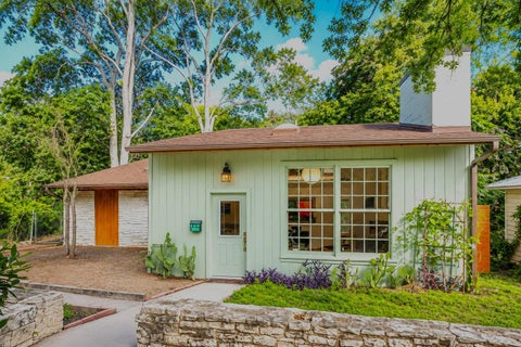 Photo of 3302 Cherrywood RD, Austin, TX 78722 (MLS # 6704021)