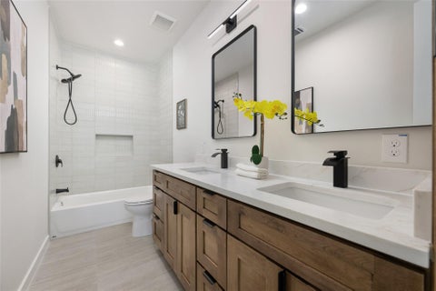 Tiny photo for 4324 Airport BLVD #B, Austin, TX 78722 (MLS # 2619777)
