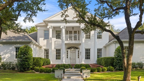 Photo of 4201 GREEN CLIFFS RD, Austin, TX 78746 (MLS # 5115203)