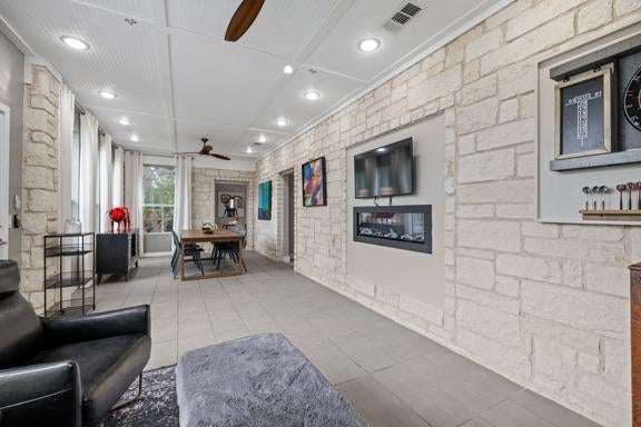 205 El Rio DR