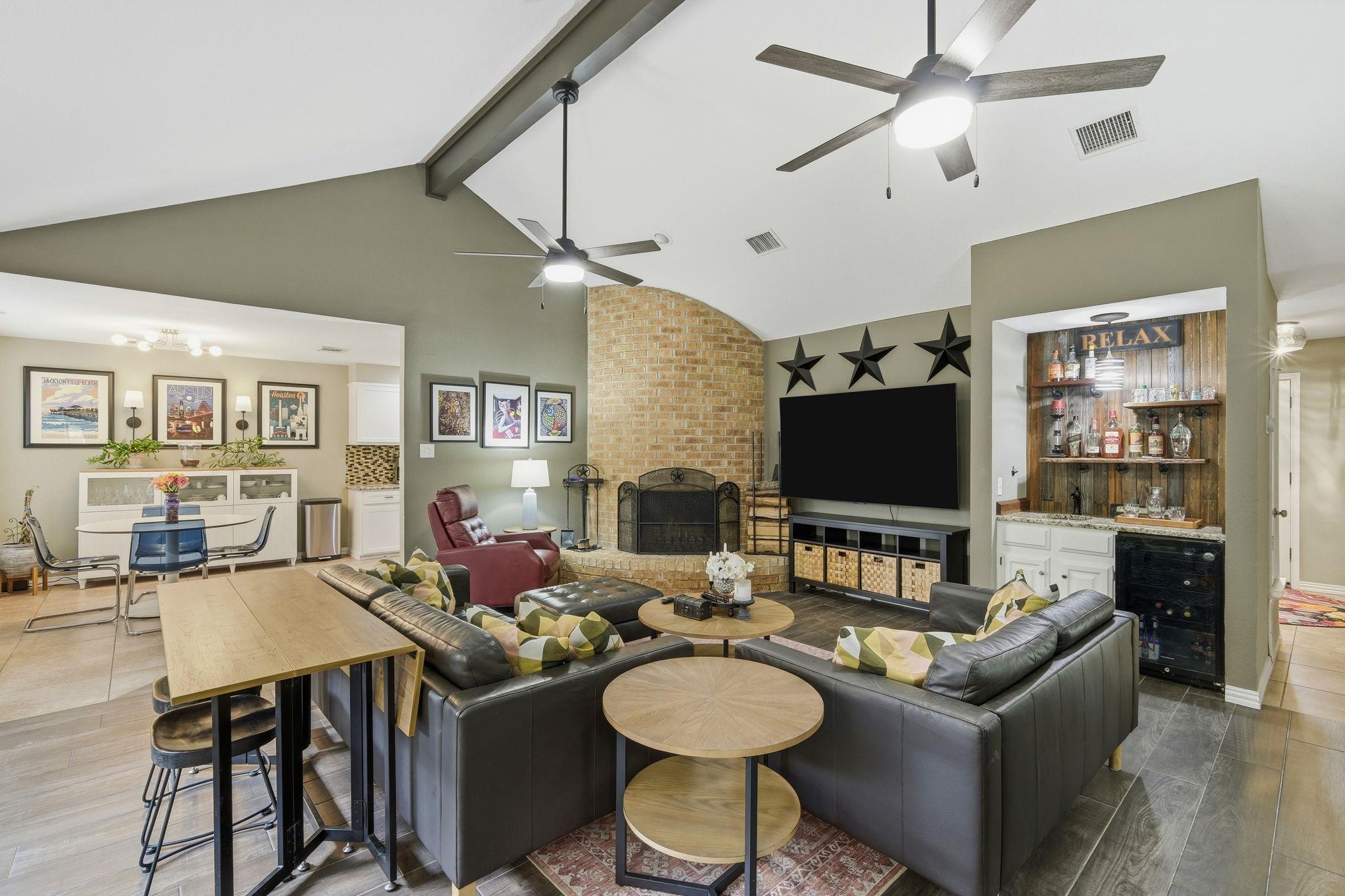 2204 Creekview DR