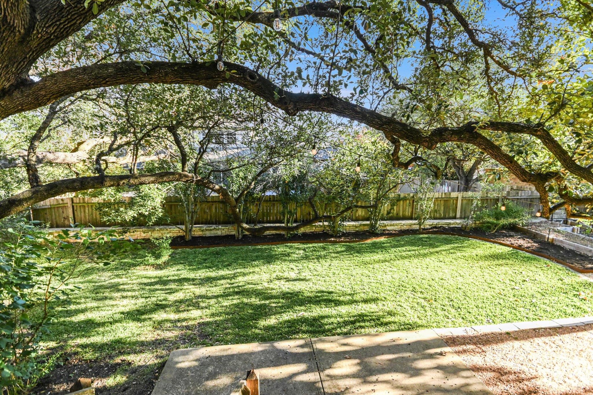 Austin, Texas 78739, United States, 5 Bedrooms Bedrooms, ,3 BathroomsBathrooms,Residential,Active,245135