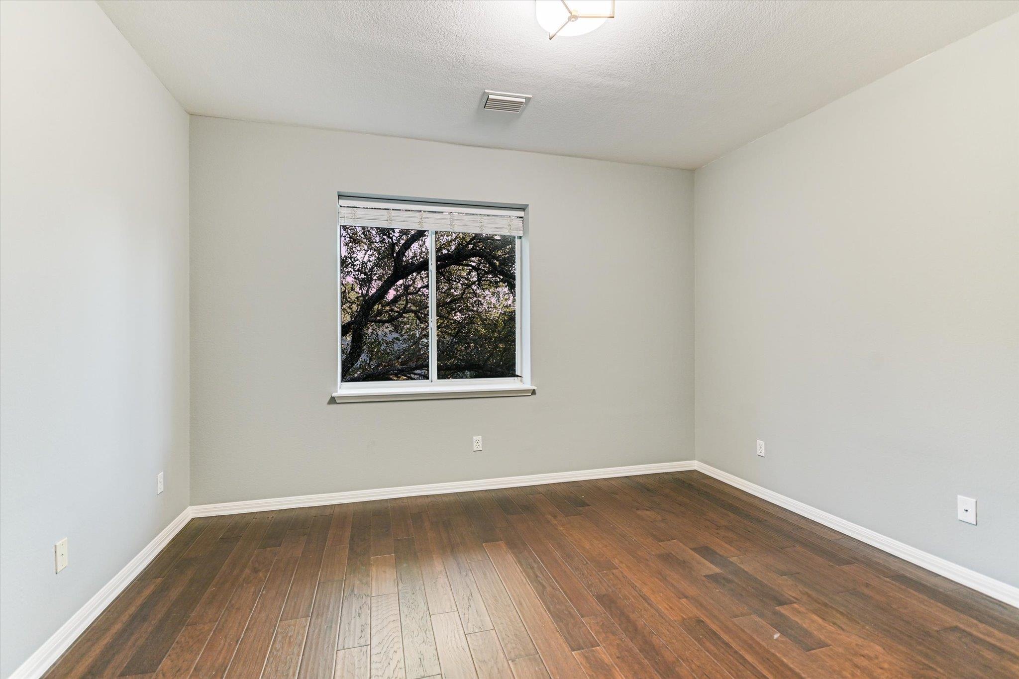 Austin, Texas 78739, United States, 5 Bedrooms Bedrooms, ,3 BathroomsBathrooms,Residential,Active,245135