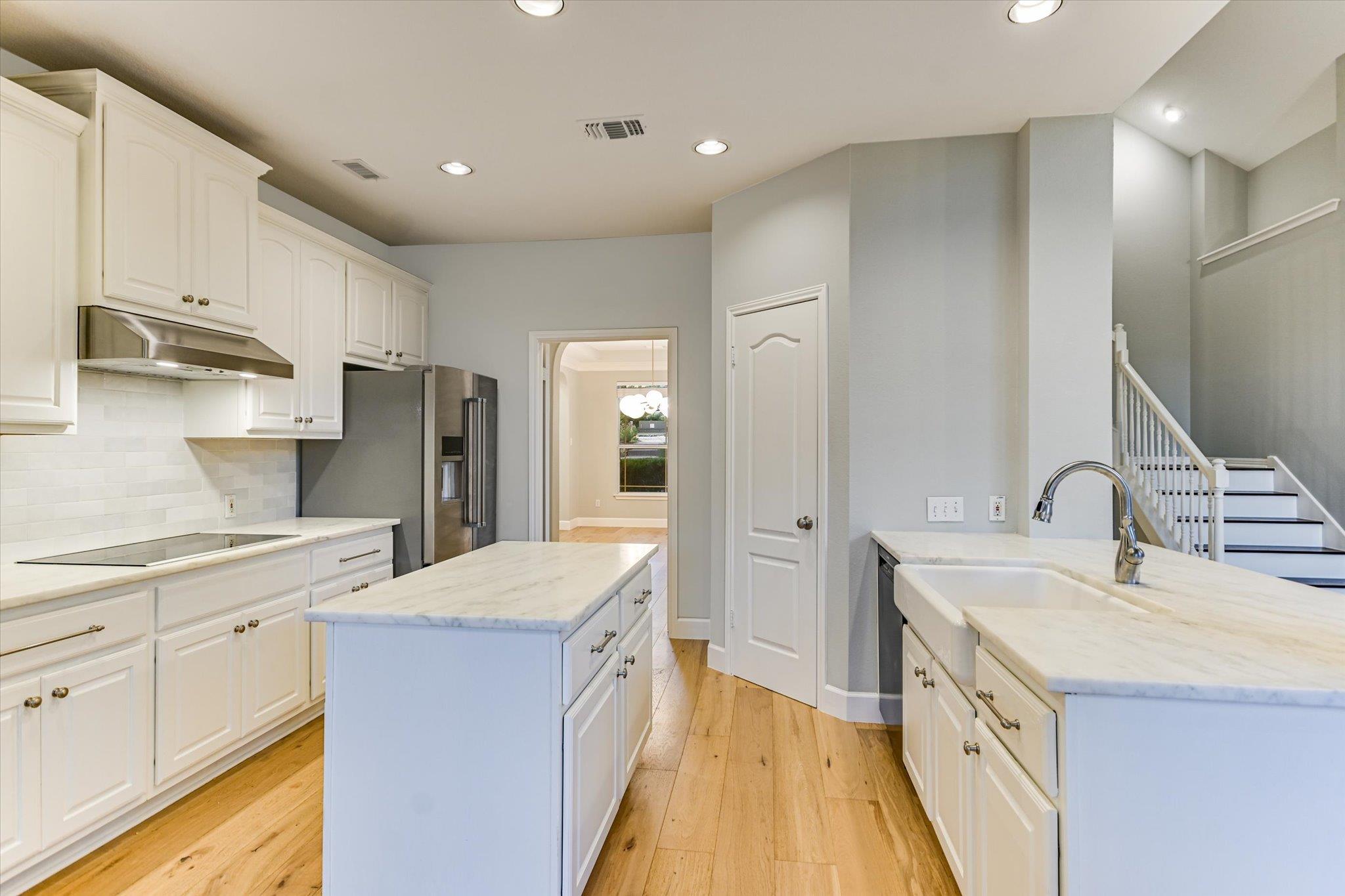 Austin, Texas 78739, United States, 5 Bedrooms Bedrooms, ,3 BathroomsBathrooms,Residential,Active,245135