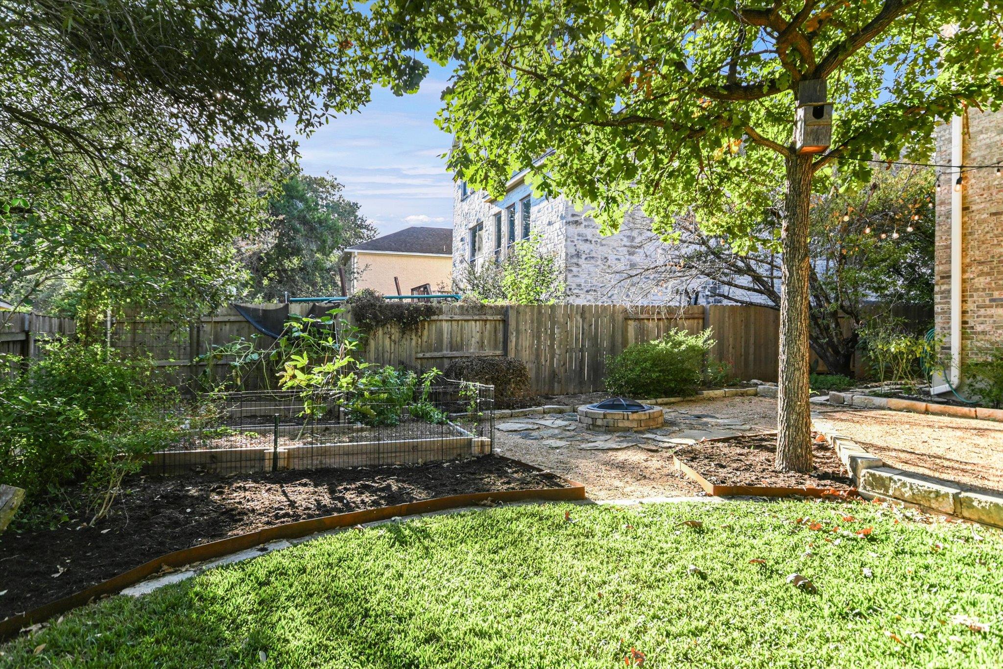 Austin, Texas 78739, United States, 5 Bedrooms Bedrooms, ,3 BathroomsBathrooms,Residential,Active,245135