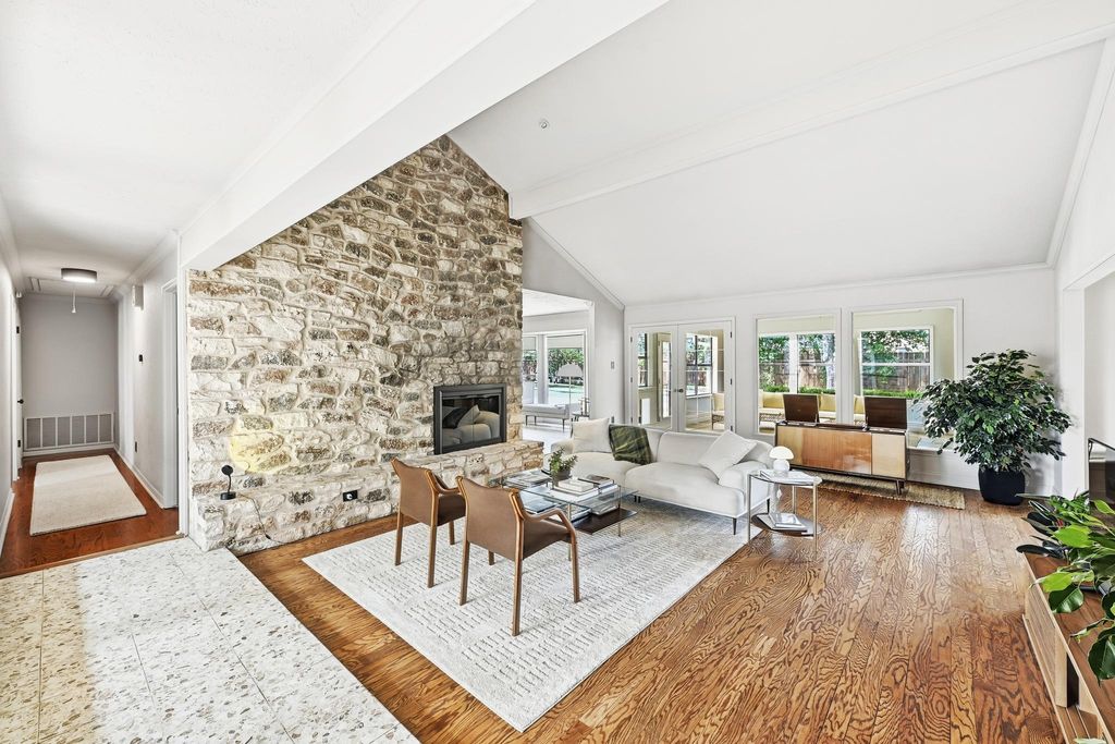 Photo of 10923 Preston Trails DR, Austin, TX 78747 (MLS # 1579546)