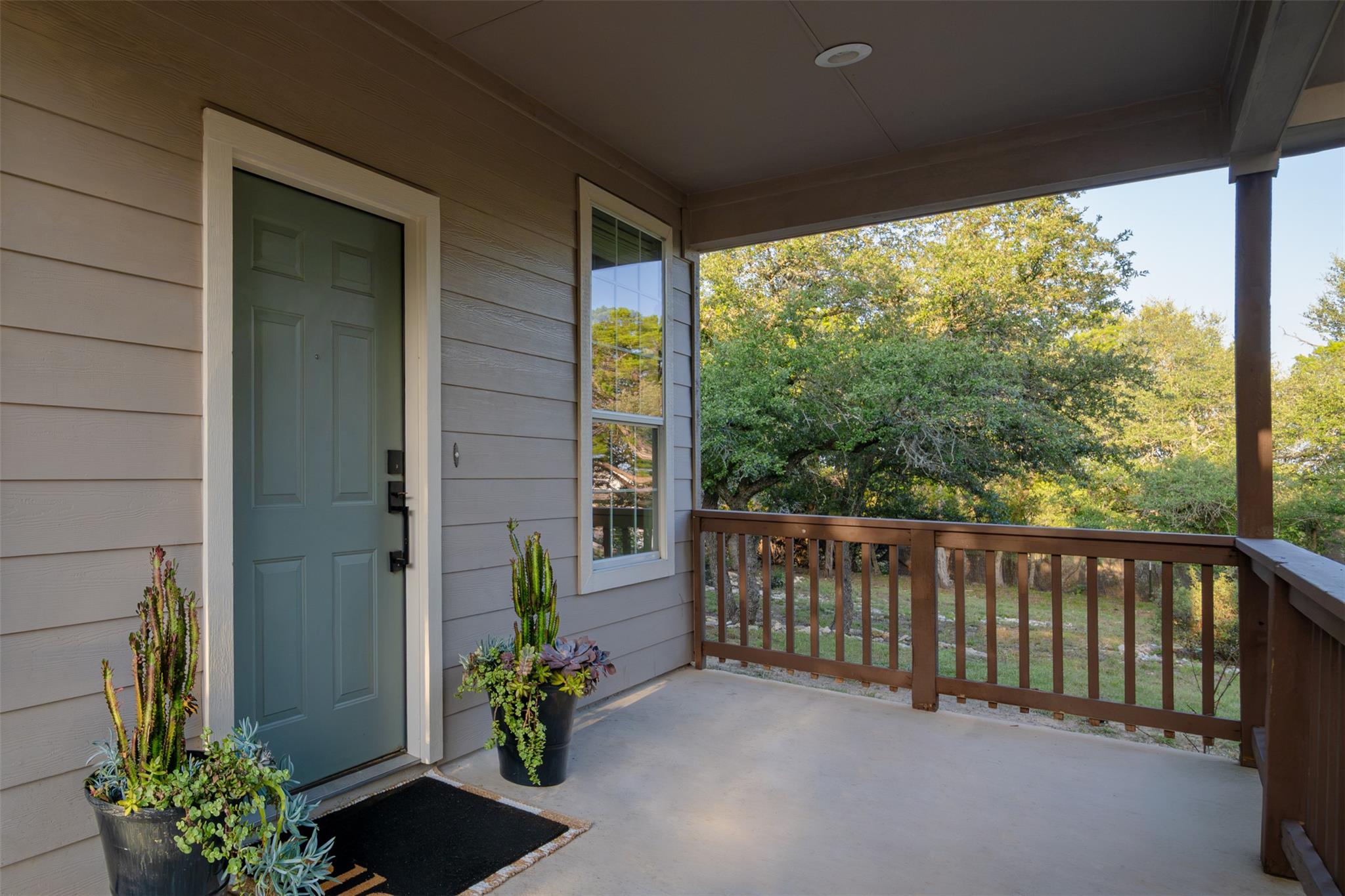 1816 Spring Valley DR