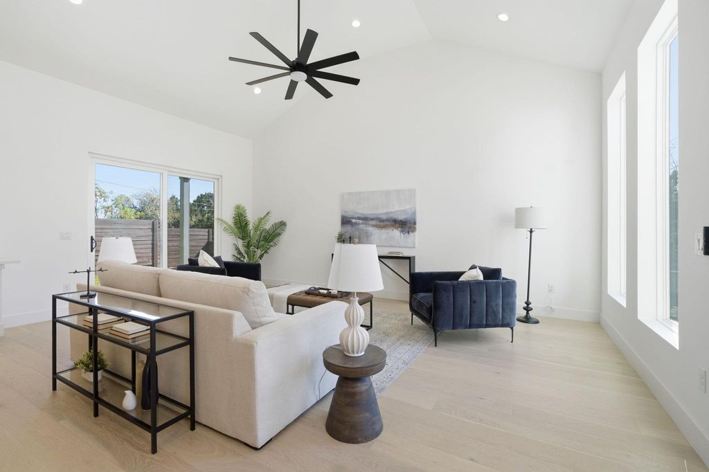 Photo of 400 Post Road DR, Austin, TX 78704 (MLS # 9306794)