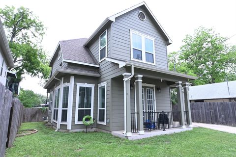 2411 Santa Maria ST Austin TX 78702