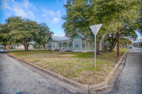 A home in La Grange