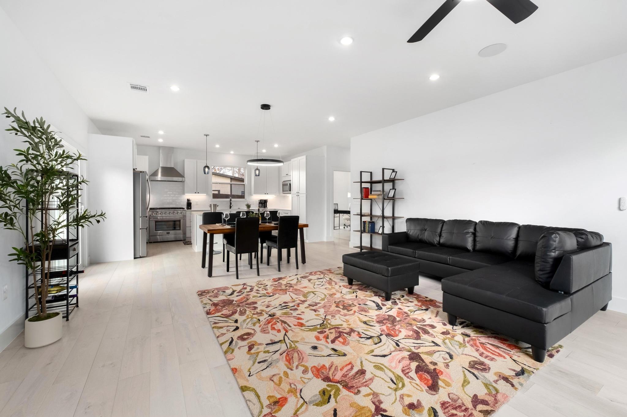 1500 Sylvan Glade 1B