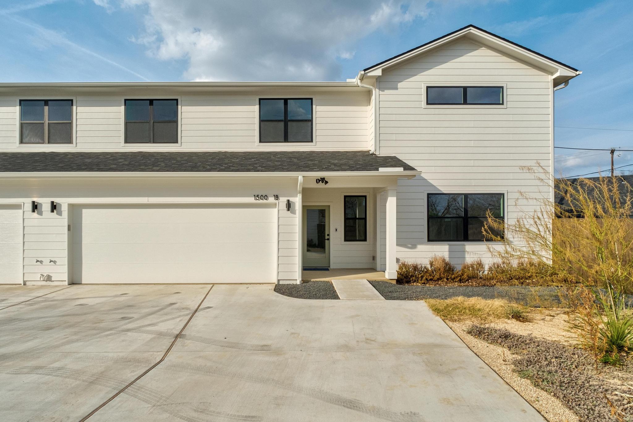 1500 Sylvan Glade 1B