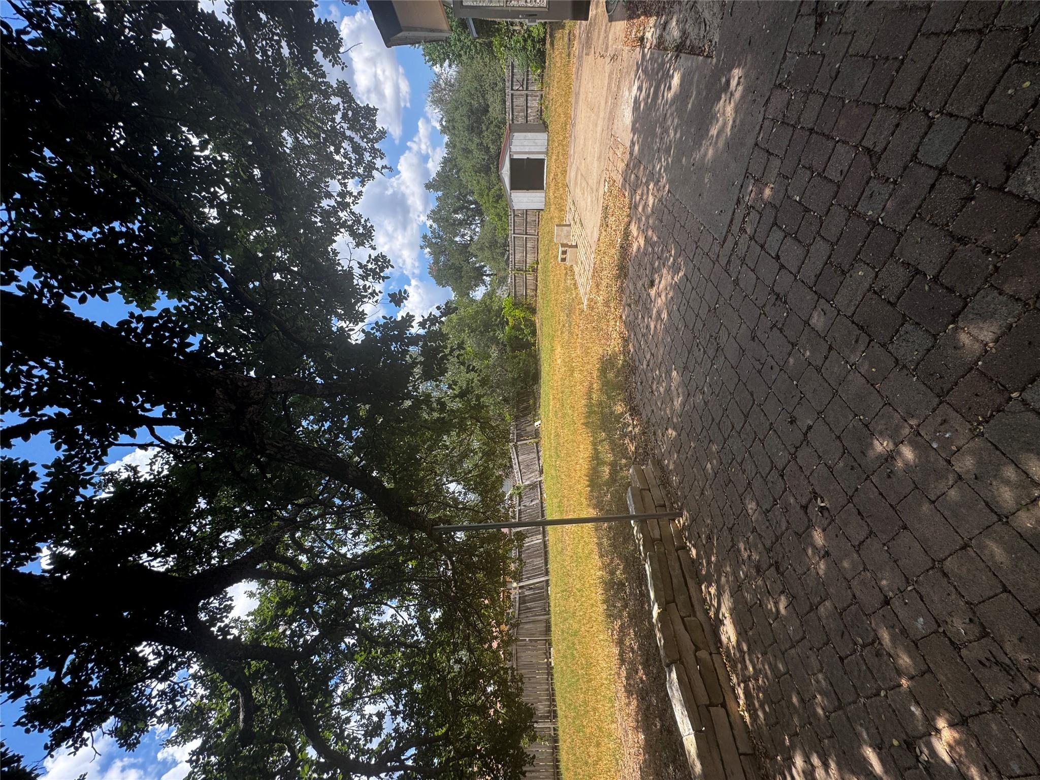 2405 Versailles DR